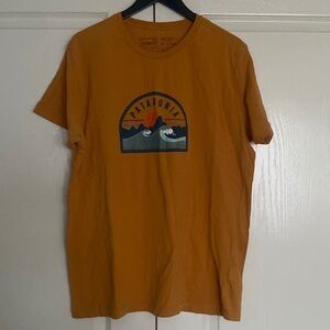 Patagonia mens short sleeve Tshirt XL slim fit